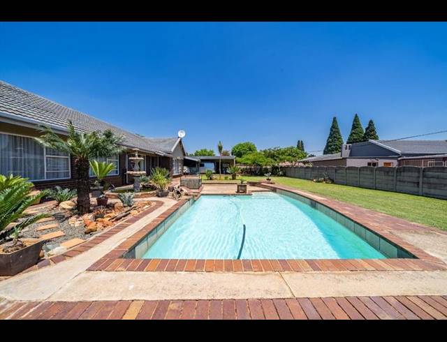 3 BEDROOM HOUSE FOR SALE IN PARKRAND